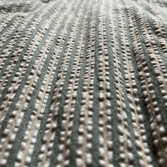 St. john’s Bay button up short sleeve shirt - Picture 2 of 3